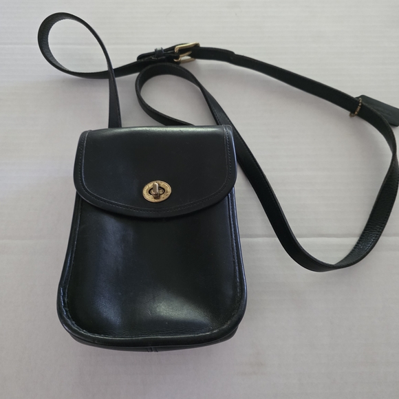 Coach Vintage Scooter Sidepack Black Leather Corssbody Bag